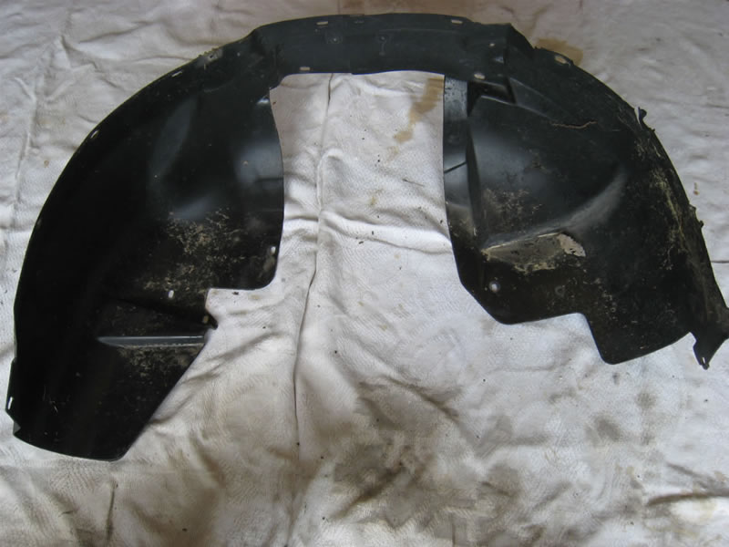 Front wheel well liner